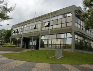 Read more about the article TCE-PR concede cautelar e município de Fazenda Rio Grande deve suspender contrato para aquisição de notebooks