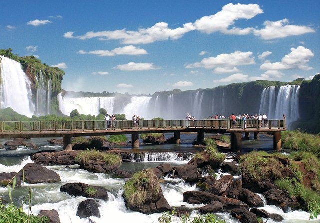 Pregoeiro de Foz do Iguaçu tem multas afastadas