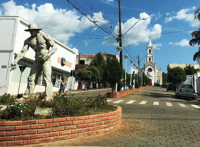 Leia mais sobre o artigo Limitação geográfica pode ser incluída em Editais de licitação desde que justificada e exigida somente como requisito para a assinatura dos contratos