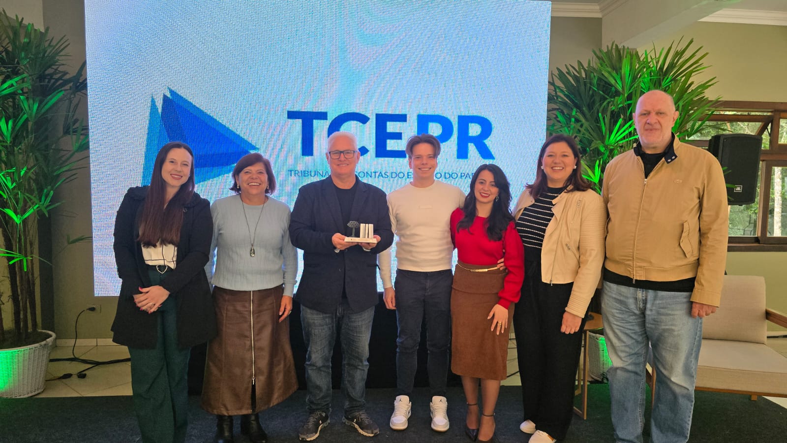 Leia mais sobre o artigo Projetos do MPC-PR recebem prêmio e menções honrosas na Semana do Servidor Inovador promovido pelo TCE-PR