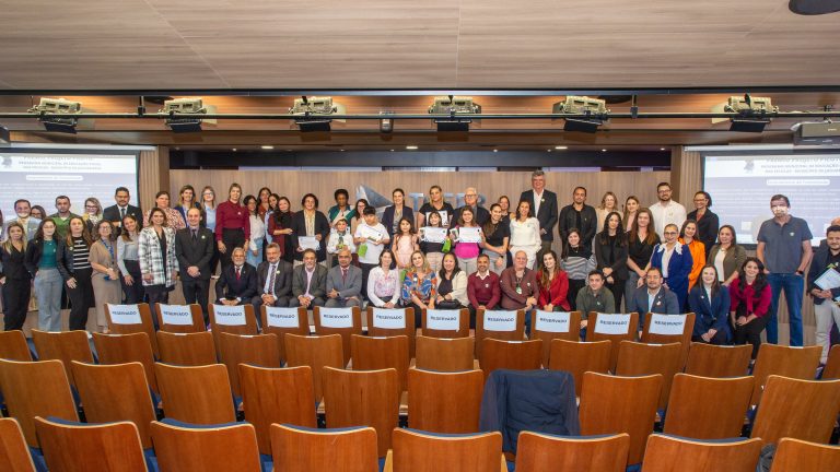 Primeiro Programa Municipal de Educação Fiscal do Paraná é encerrado com premiações e reconhecimento ao Município de Jaguariaíva