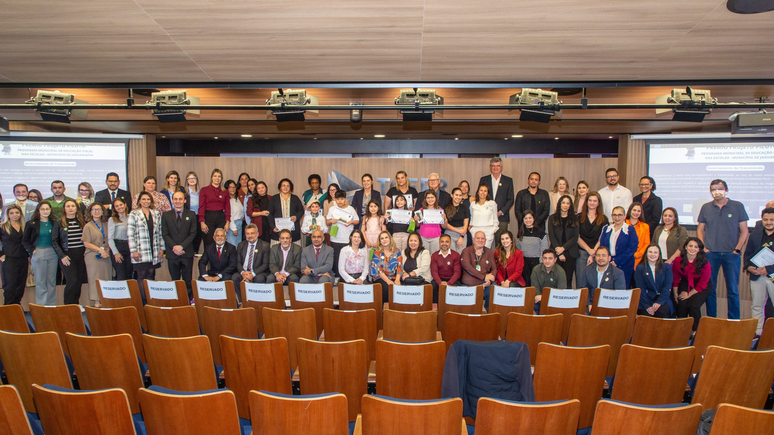 Leia mais sobre o artigo Primeiro Programa Municipal de Educação Fiscal do Paraná é encerrado com premiações e reconhecimento ao Município de Jaguariaíva