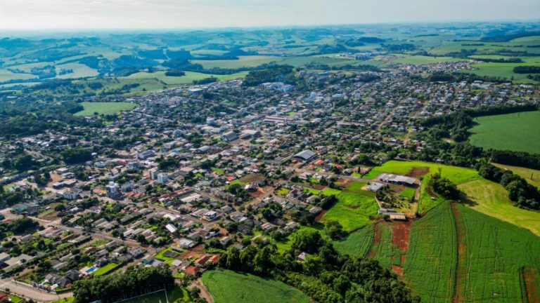 Leia mais sobre o artigo Em resposta à Consulta formulada por Itapejara D’Oeste, MPC-PR entende que Municípios devem ter normas claras para identificar condutores e garantir ressarcimento de multas