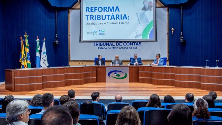 Procurador do MPC PR participa de seminário sobre os impactos da Reforma Tributária no TCE MS
