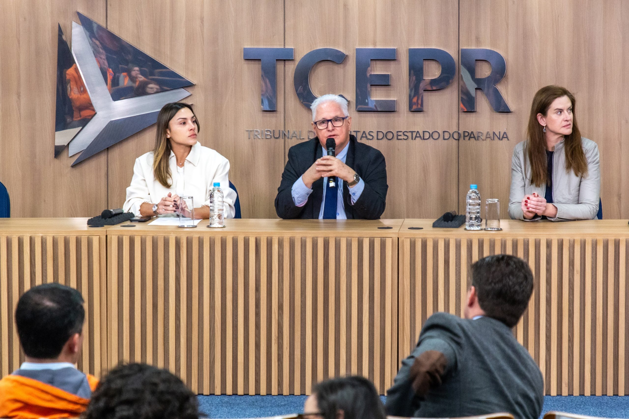 Leia mais sobre o artigo MPC-PR participa do seminário “Proteger em Crise” e lança cartilha sobre Defesa Civil Municipal