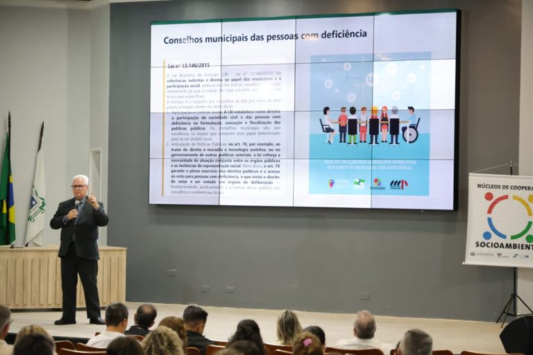 Procurador-Geral do MPC-PR aborda estruturação dos conselhos municipais durante seminário regional em Cascavel